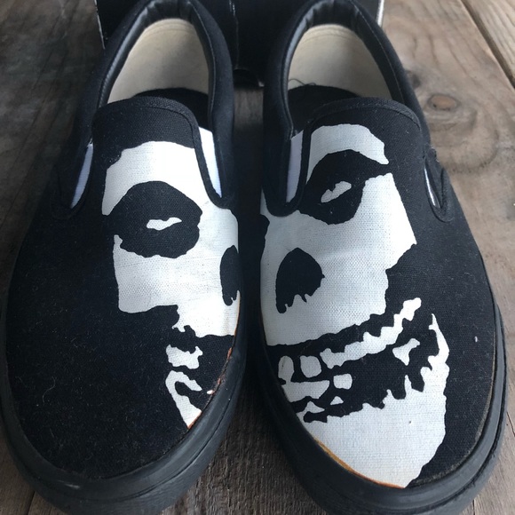 vans slip on misfits